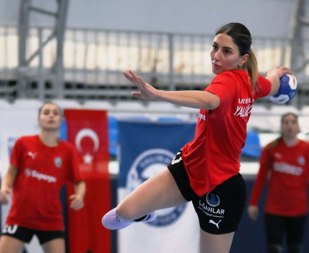 THF Kadınlar Süper Ligi’nde Armada Praxis Yalıkavakspor’u Bodrum’da Yoğun Fikstür Bekliyor 1